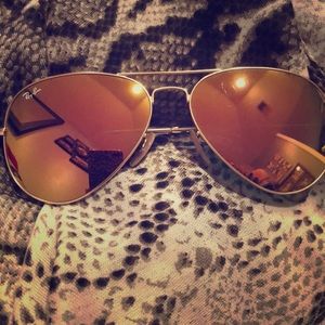 Women’s Ray-Ban aviator sunglasses